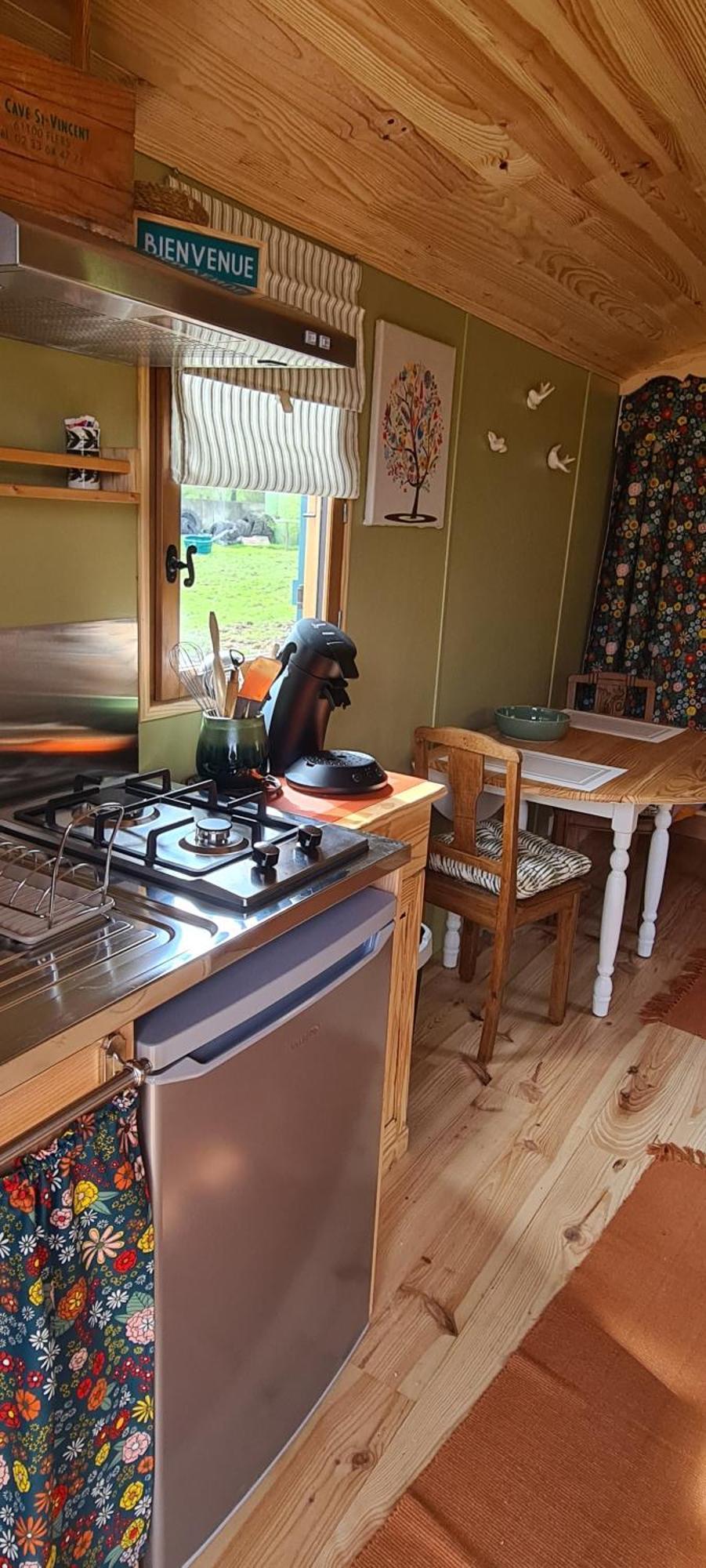Roulotte A La Ferme Buissonniere Villa La Lande-de-Louge Eksteriør billede